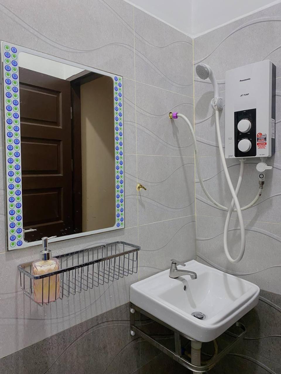 Nsjay Guest House Kampong Gong Balai Εξωτερικό φωτογραφία
